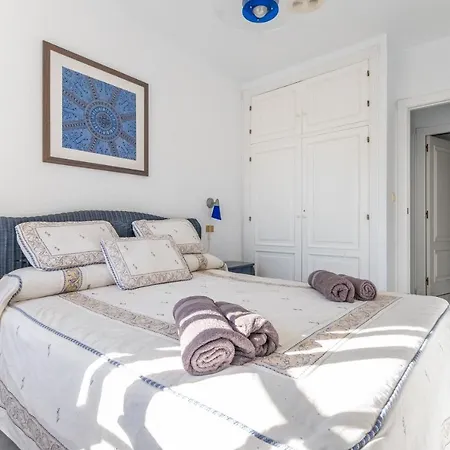 Duquesa Apartment